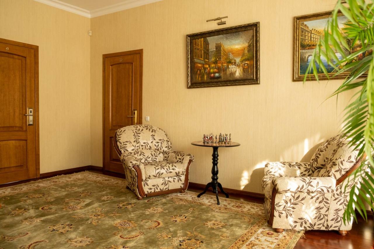 Diplomat Club Hotel Kişinev Dış mekan fotoğraf